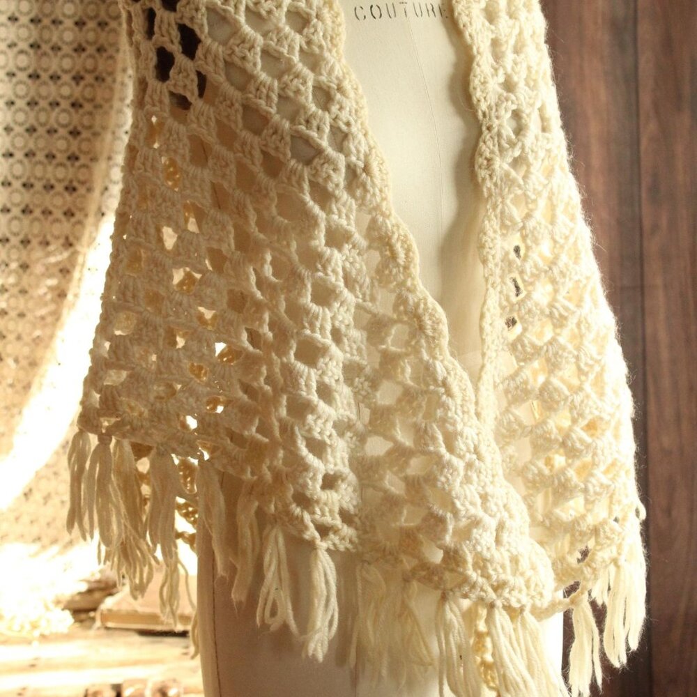 Vintage 1960s 1970s Shawl, Ivory Knit with Fringe Cape or Wrap - Picture 7 of 14